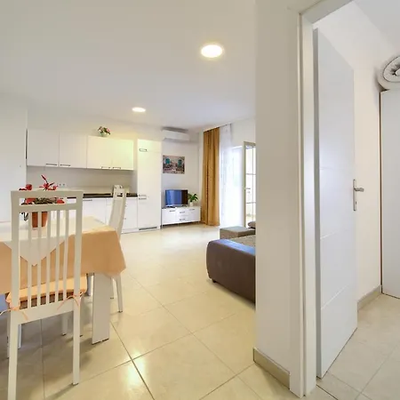 Mara Matic Apartament Malinska