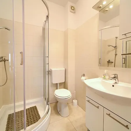 Mara Matic Apartament Malinska