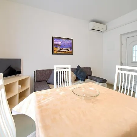 Apartment Mara Matic *