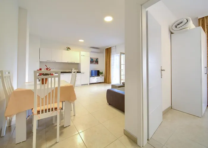 Mara Matic Apartament Malinska